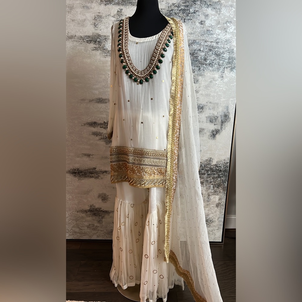 White garara suit